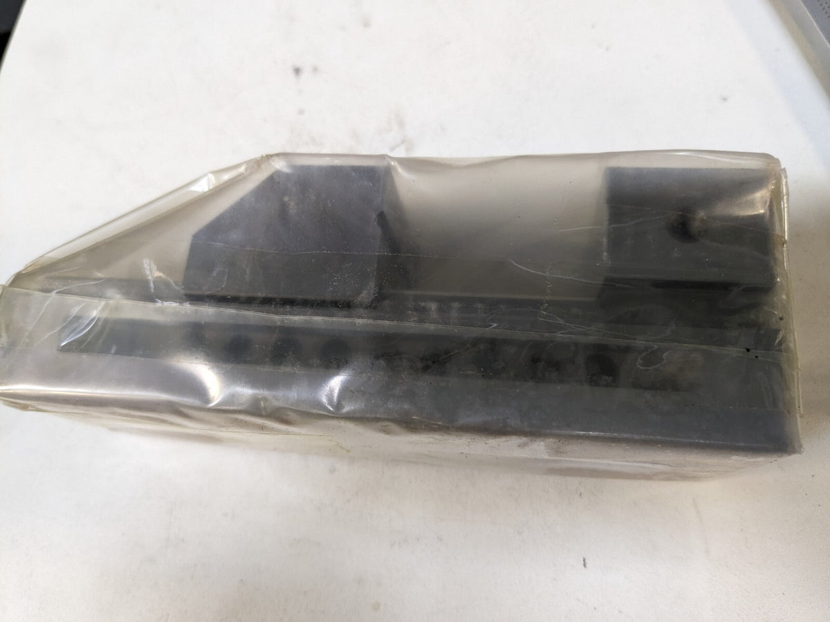 2" Jaw Width, 2-1/2" Jaw Opening Cap 1"Jaw Height Toolmaker's Vise 1428-9220