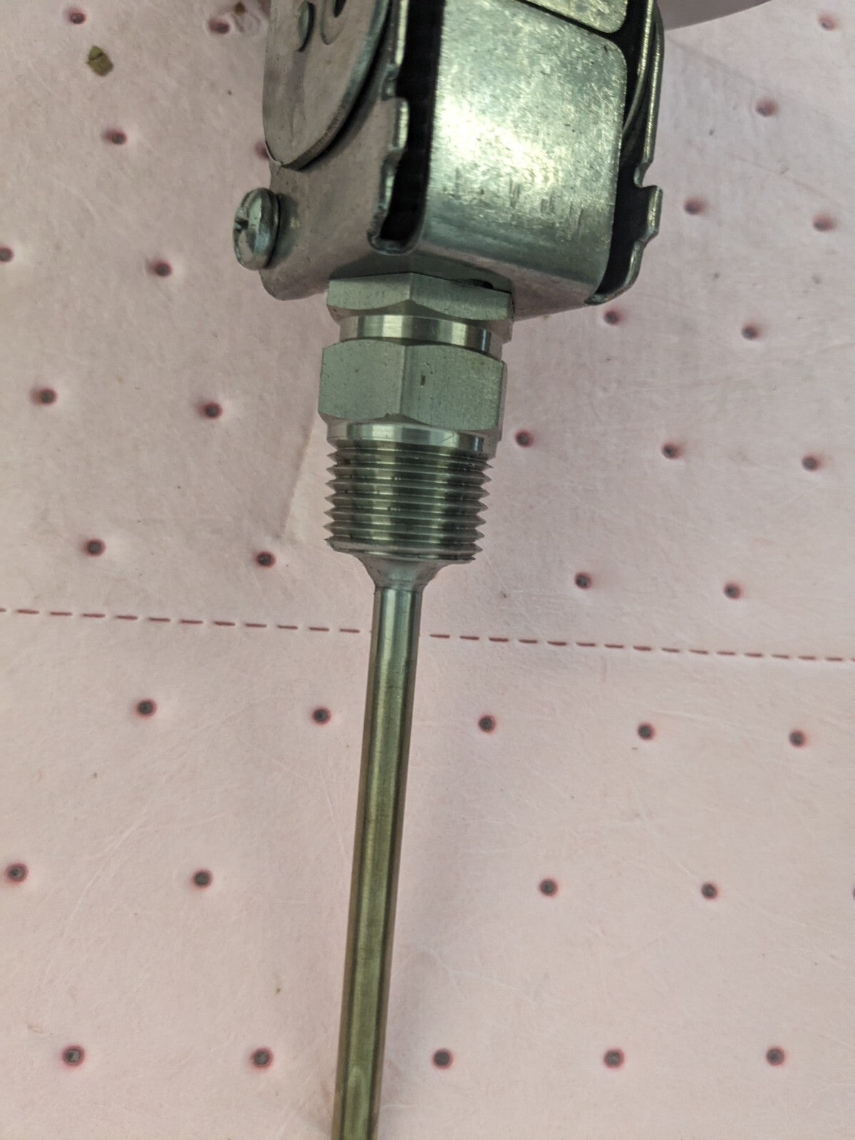 ASHCROFT Bimetal Dial Thermometer: 200 to 1,000 ° F 4" Stem Length 759426067233