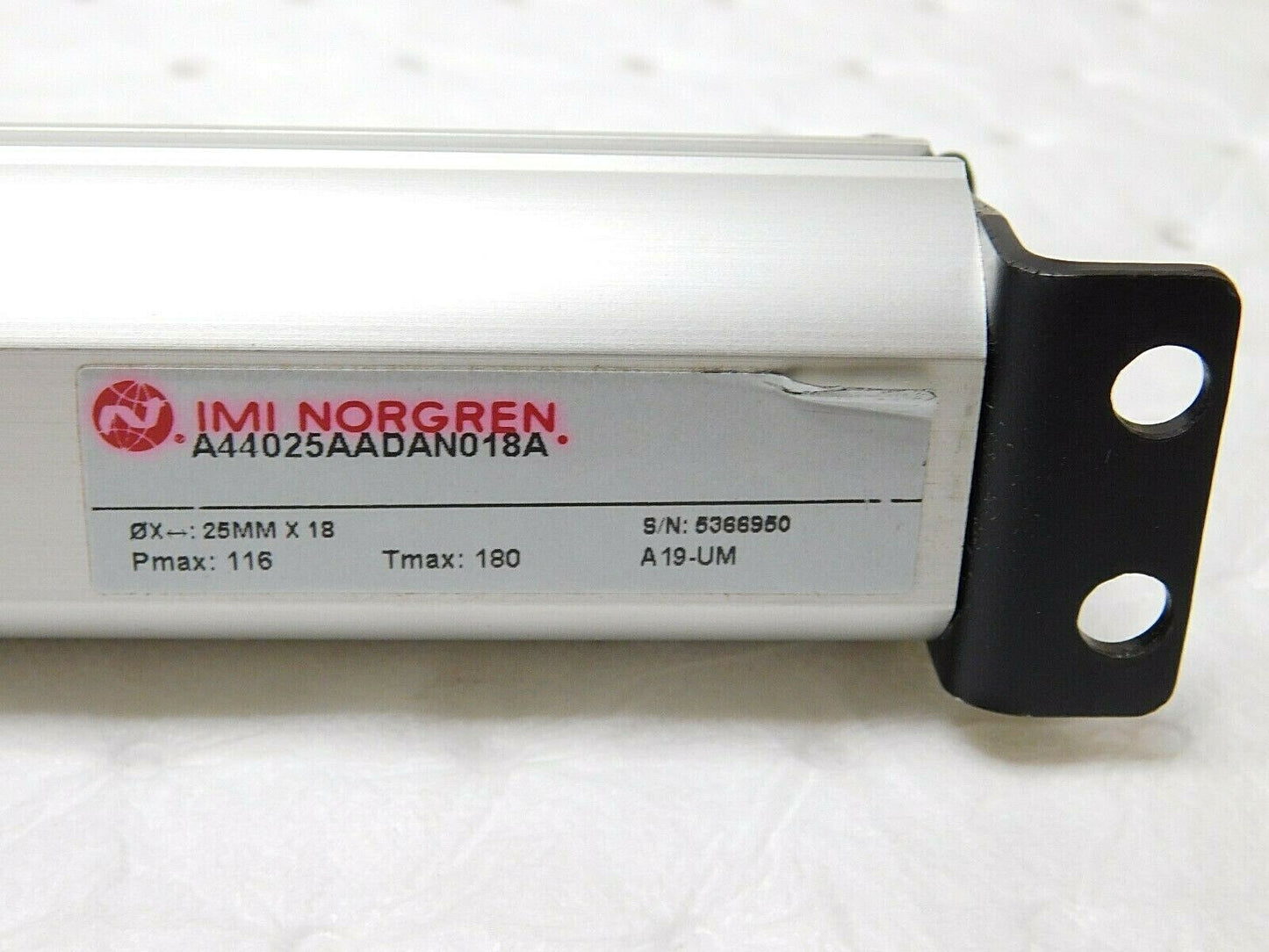 Norgren Light Duty Rodless Cylinder 1" Bore x 18" Stroke A44O25AADANO1