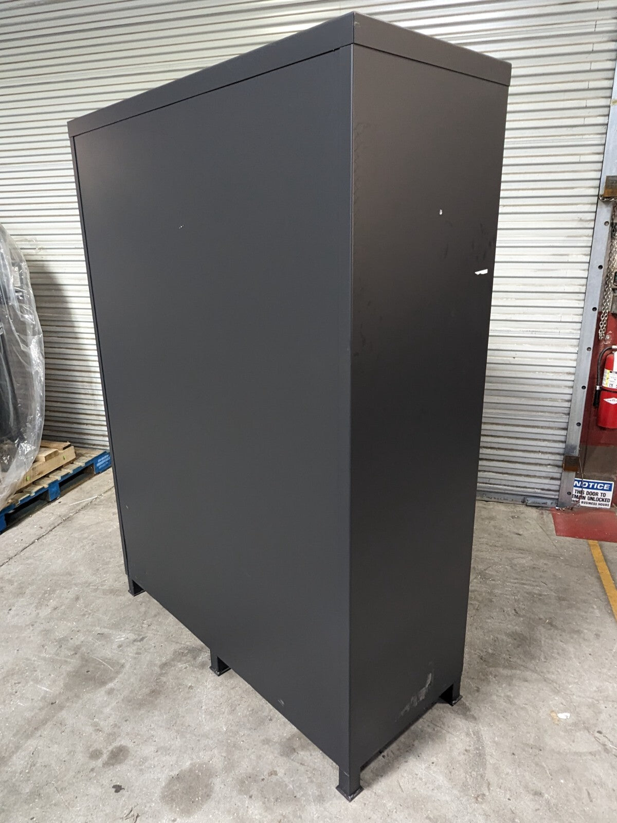 Valley Craft Heavy Duty Welded Storage Cabinet w/ Bins F87953A7 Scratch N Dent