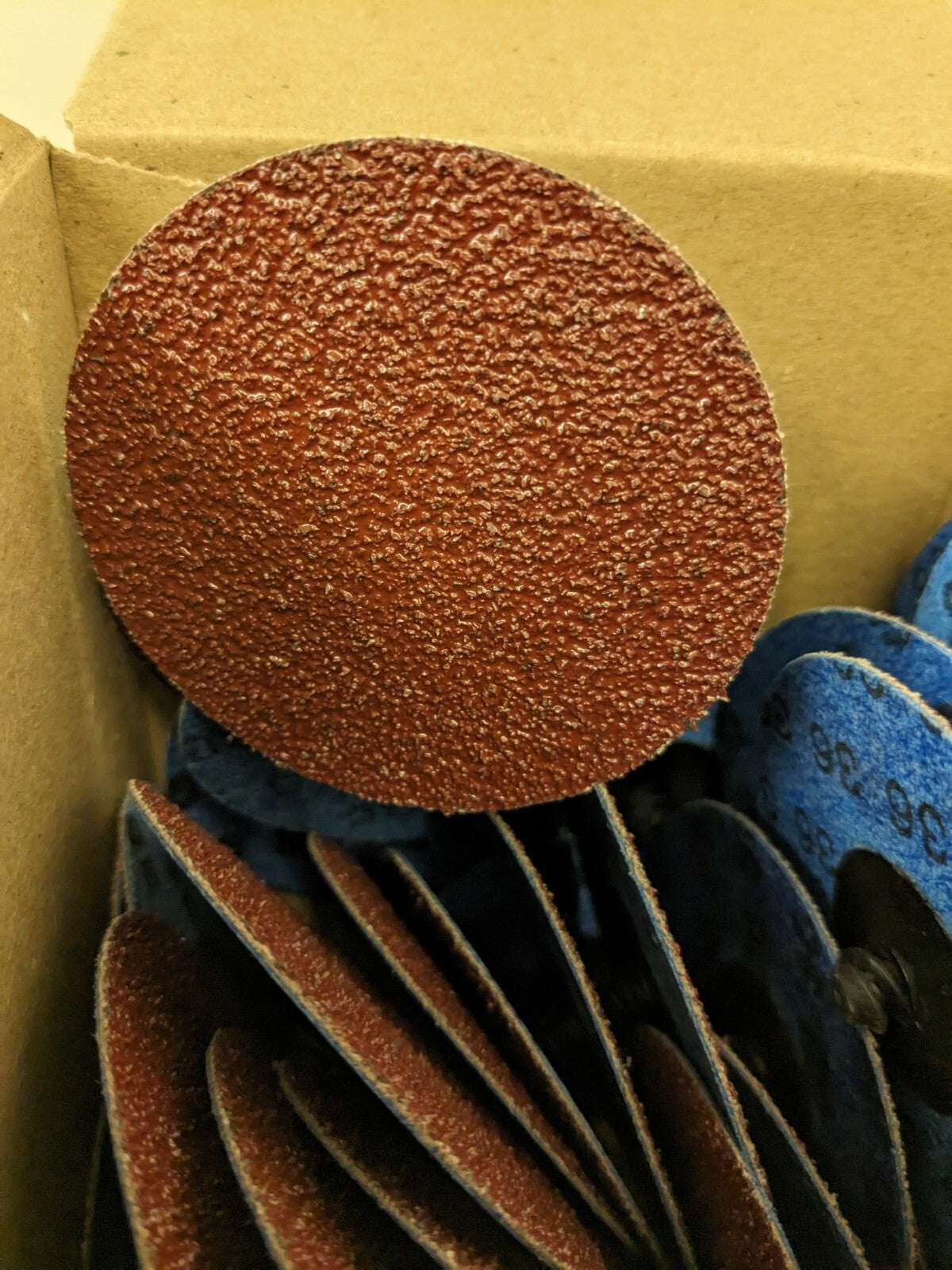 TRU-MAXX Quick-Change Disc 50pk: TR, 3" Dia, 36 Grit, Aluminum Oxide 69957323726