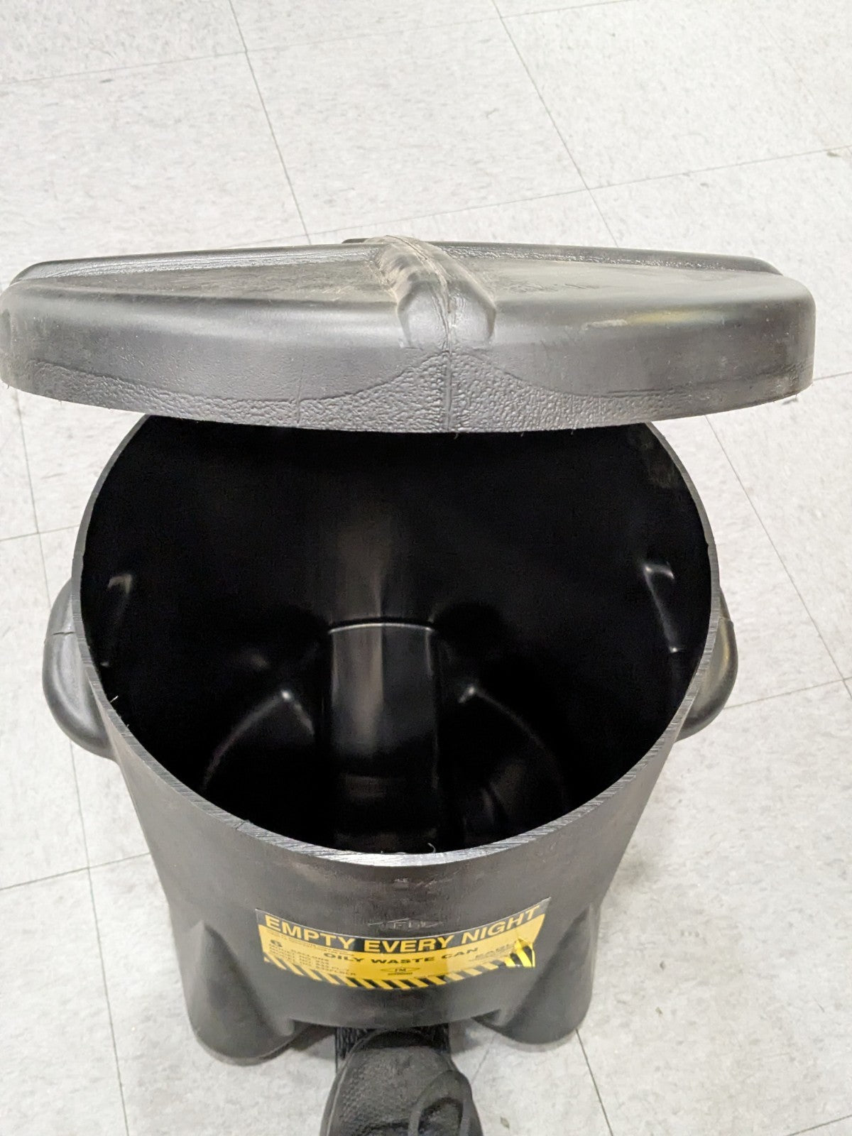 Eagle 6 Gallon Capacity, HDPE Waste Can with Foot Lever 933FLBLK