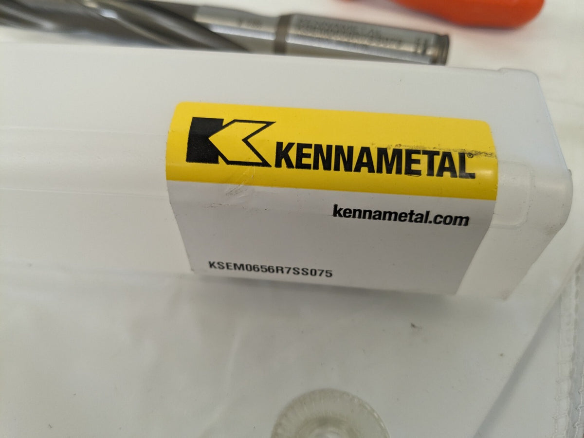 KENNAMETAL 16.67 to 17.17 mm Dia Straight-Cylindrical Shank 1519229