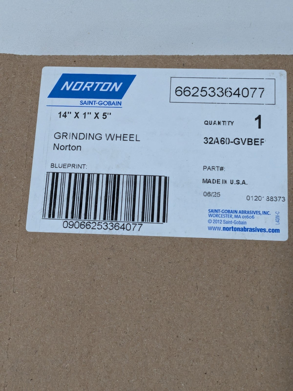 Norton Surface Grinding Wheel: 14" Dia, 1" Thick, 5" Arbor, 60 Grit 66253364077