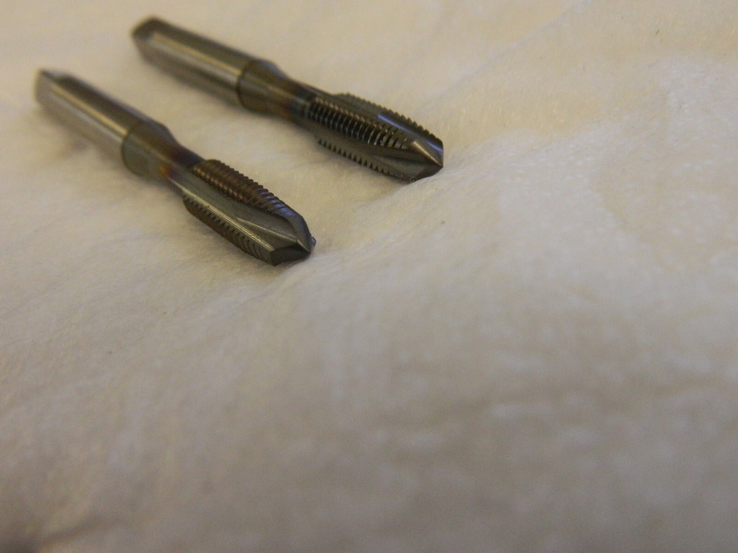OSG Spiral Point Tap qty 2 : 1/4-28 UNF, 3 Flutes 1700308