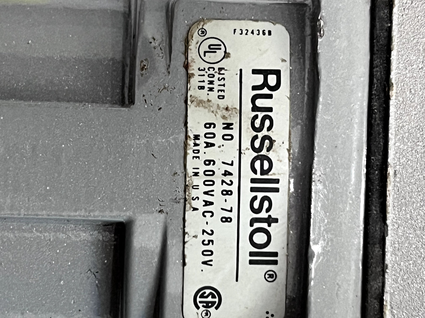 Thomas & Betts 7428-78 Russellstoll Pin and Sleeve Connector