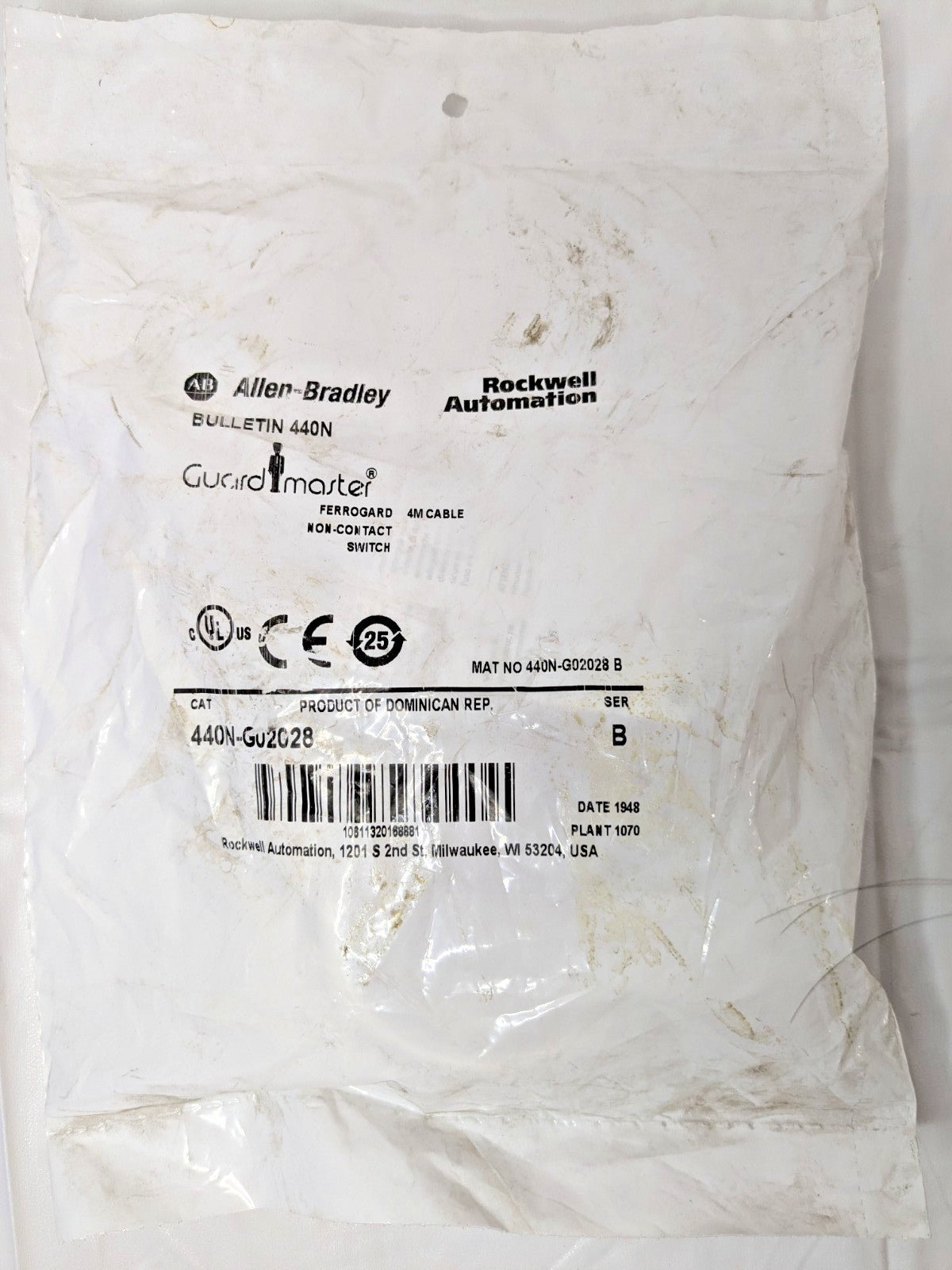 Allen-Bradley Rectangular Molded ABS Red Switch & Actuator 250VAC 440N-G0202