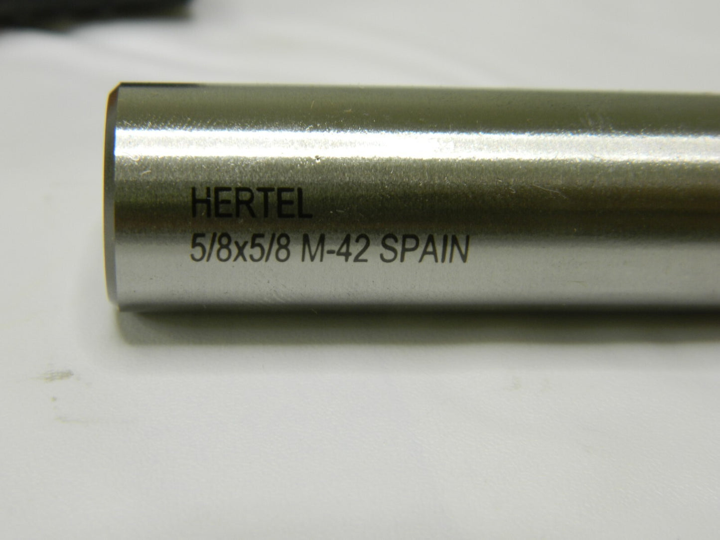 HERTEL Square End Mill: 5/8 Dia, 4 FL, 1-5/8 LOC, Cobalt, 30 ° Helix 06821680