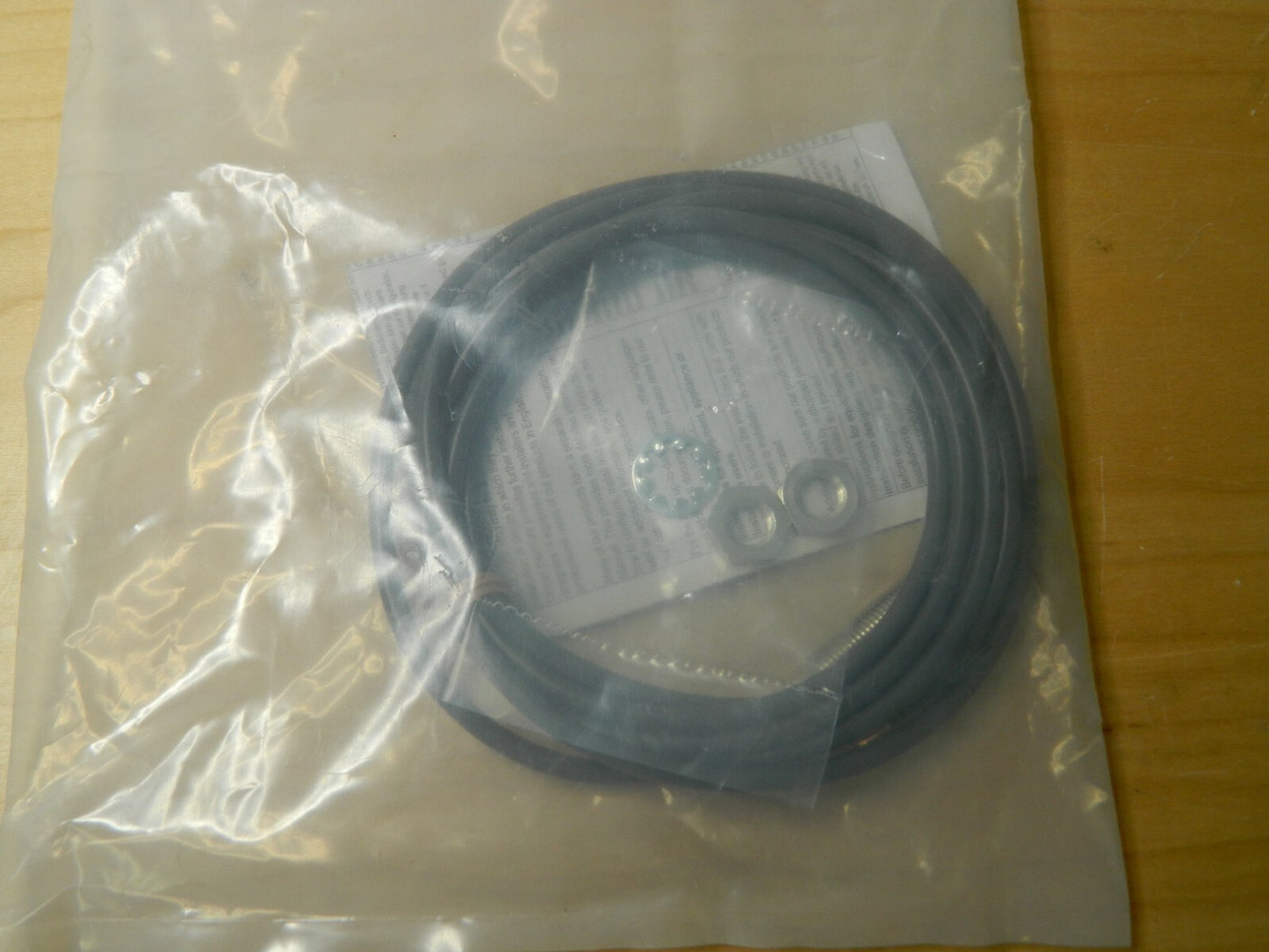 Omron Inductive Proximity Sensor PNP 1.5mm Det. Cylinder Shielded E2E-X1R5F1