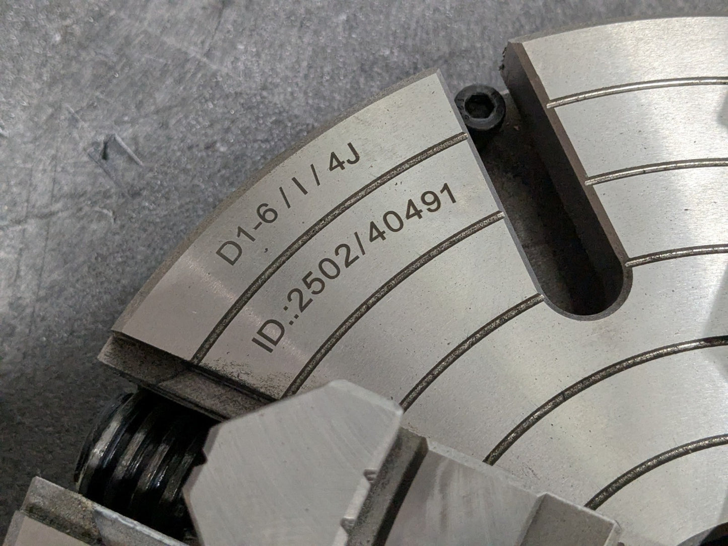 Hertel Manual Independent 4-Jaw Lathe Chuck 12" Diameter D1-6 Mount 1-322-1206