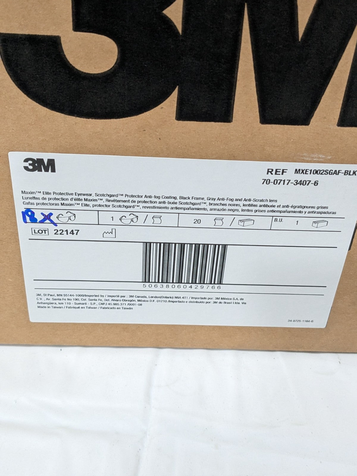3M Maxim Elite Series, MXE1002SGAF-BLK, Black Frame Box of 18 7100222266
