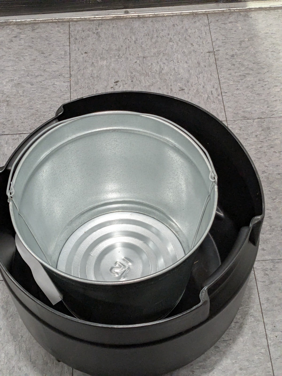 UltraTech 4 Gal Cigarette Disposal – Smoke Stop, Classic, Black 01546