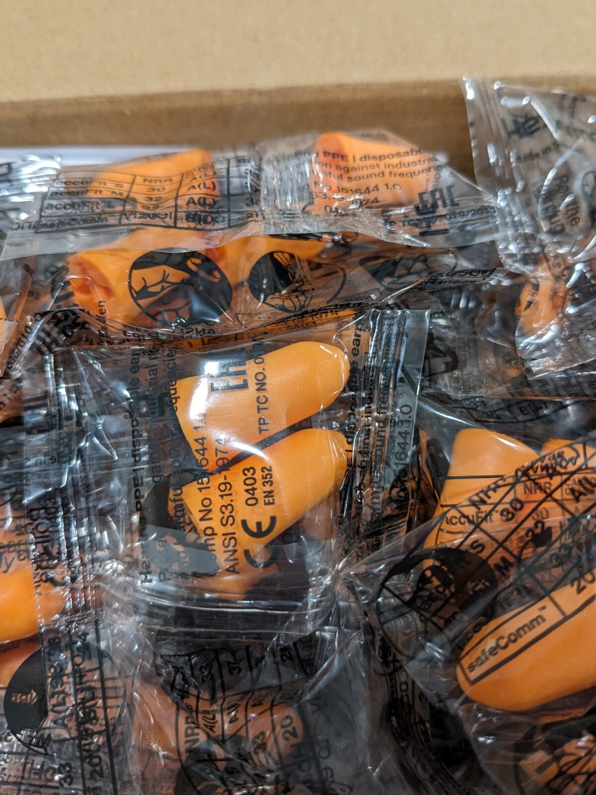 HEXARMOR Earplugs: 32 dB, Polyurethane & Foam, Taper End Sz S Qty 200 18-11001