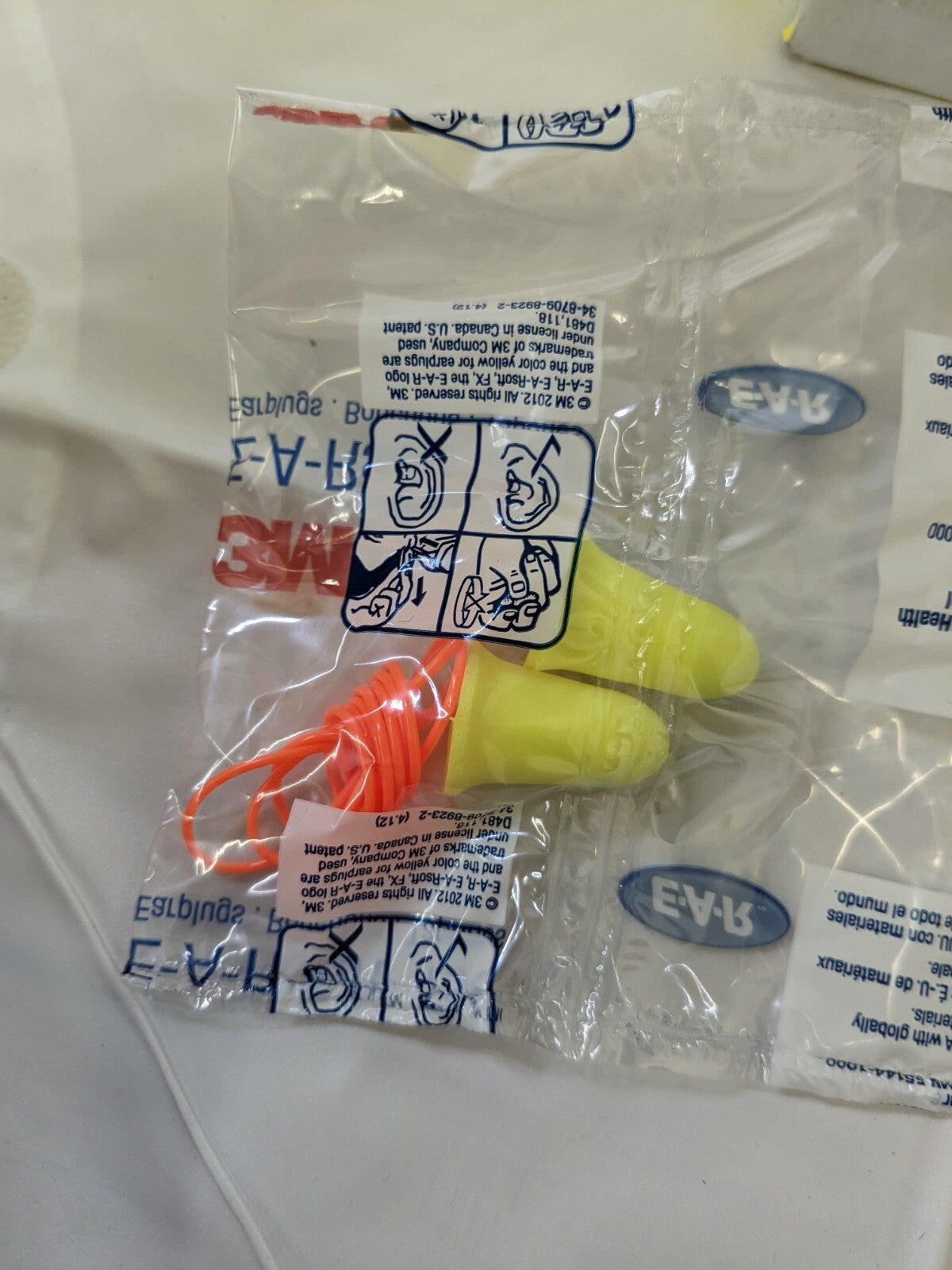 3M Earplugs: qty 300prs 33 dB, Foam, Bell, No Roll, Corded 7000127212