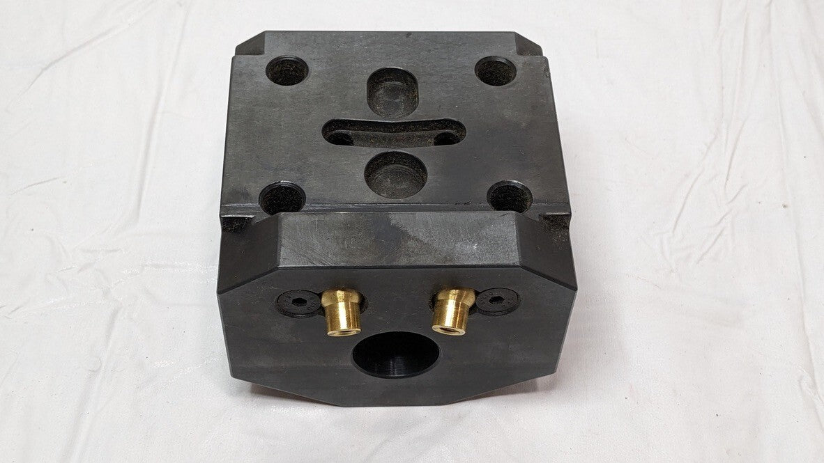 Global CNC HAAS 1" ID Static Tool Block External Coolant HST20-8425