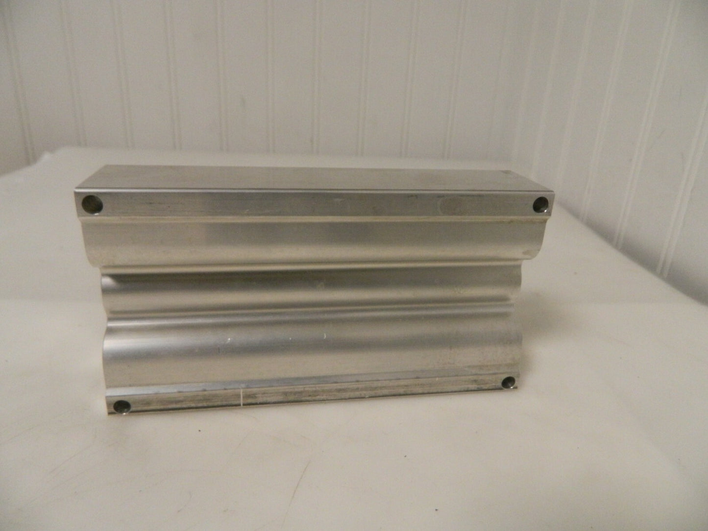 Jupiter 1/4" In 3/8" Out Manifold 120°F Max 145 Max PSI 6 Outlet 70140