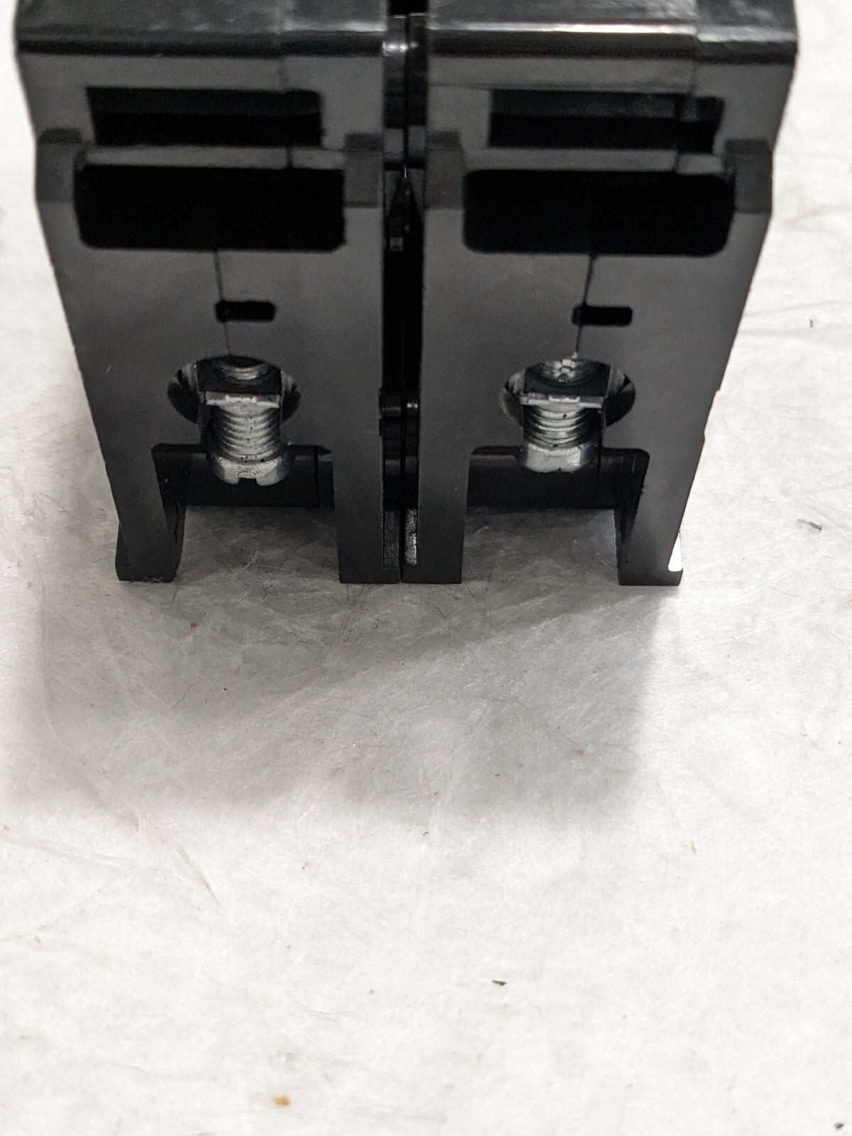 EATON CUTLER-HAMMER 30 Amp 120/240 VAC 2 PoleBolt On Mini Circuit BreakerBAB2030