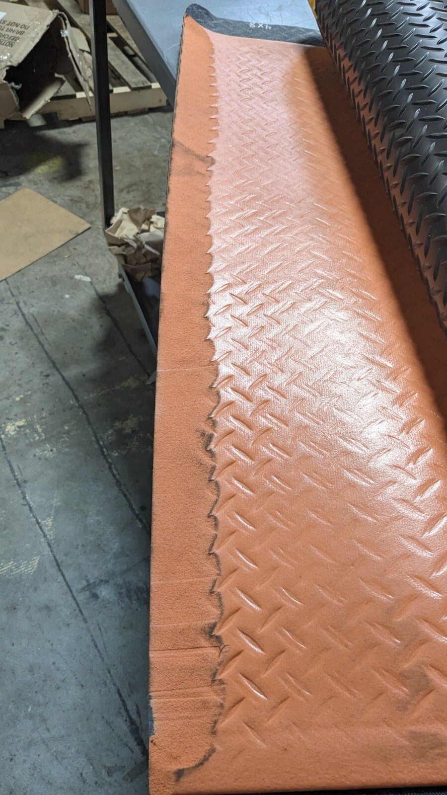 PRO-SAFE Anti-Fatigue Mat 8' x 4' x 9/16 Vinyl Beveled Edges 390650903