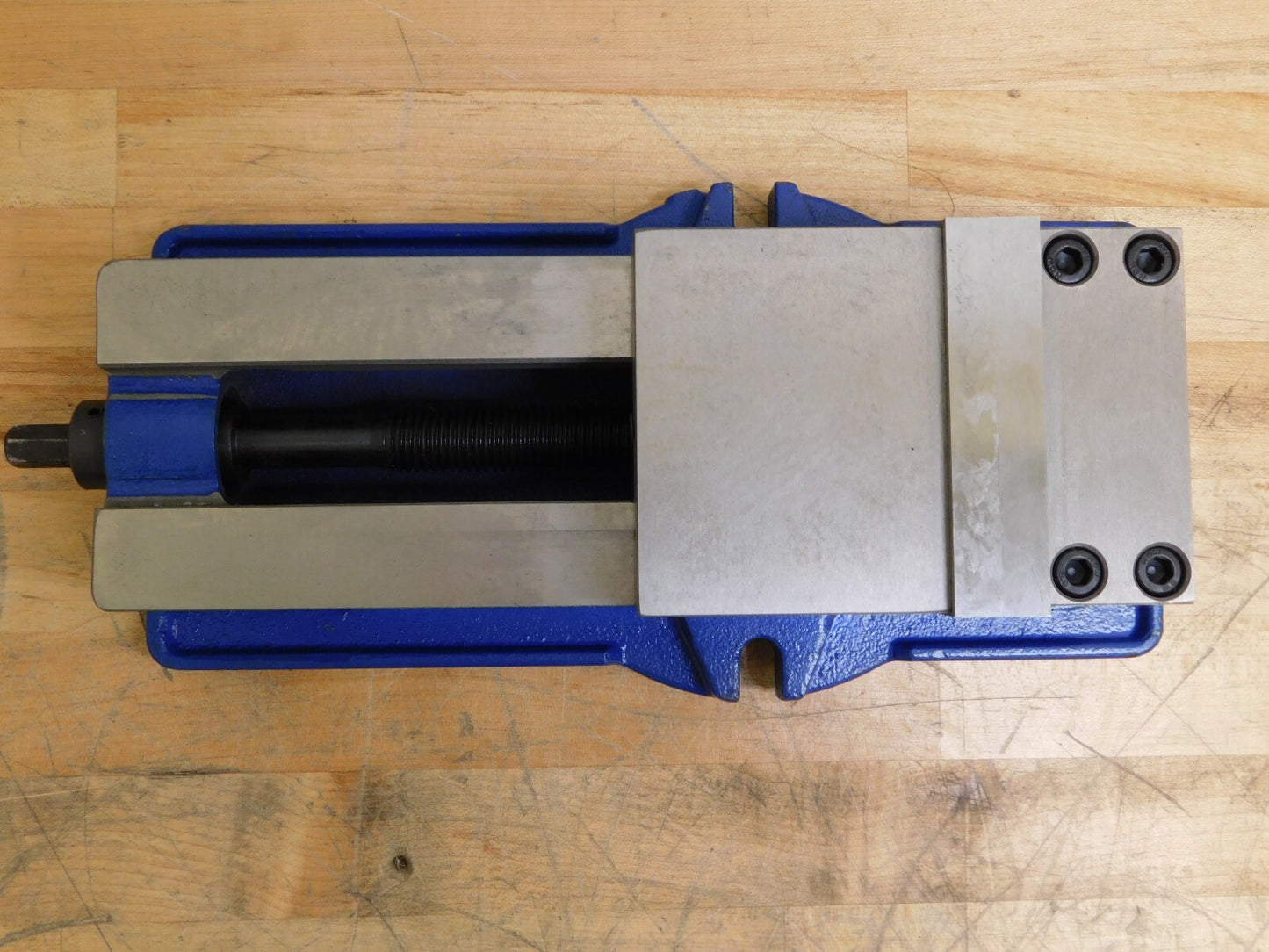 Interstate Horizontal Machine Vise 4" Jaw W 4" Jaw Opening 43137447 INCOMPLETE