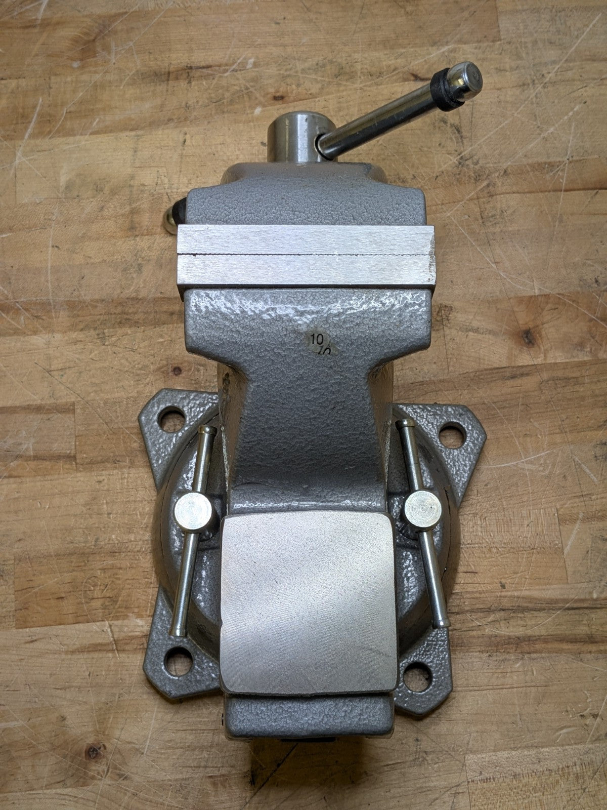 Wilton Mechanics Bench Vise w/ Swivel Base 4" Jaw Width 4-1/2" Opening