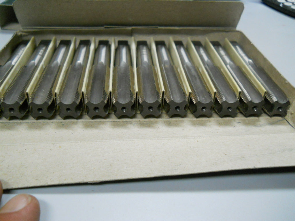 FYR Macedonia Standard Hand Taps 9/16-18 NF HSS Plug Qty. 12 #A15P58