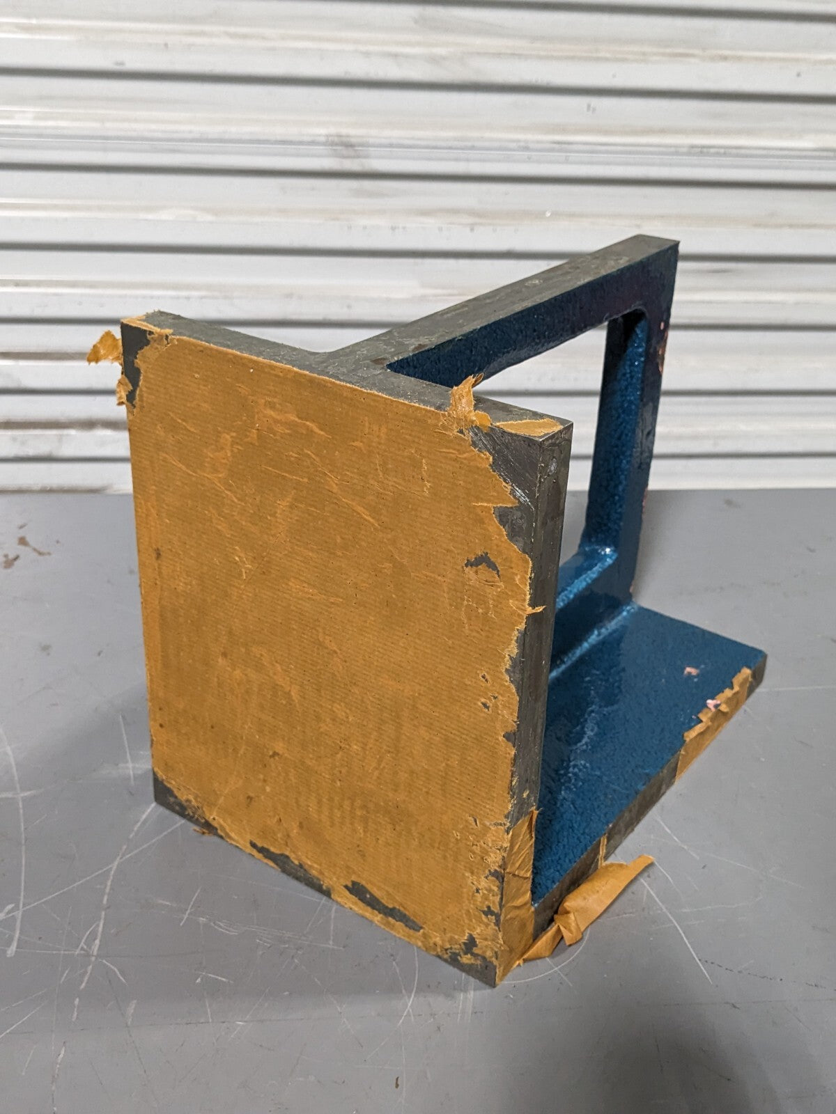 Universal Right Angle Plate 8 In. x 10 In. x 12 In. Machined Semi-Steel DAMAGE