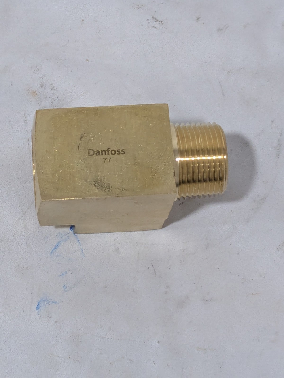 Danfoss Industrial Pipe Street Tee: 3/4 x 3/4 MNPTF x FNPTF 3750X12