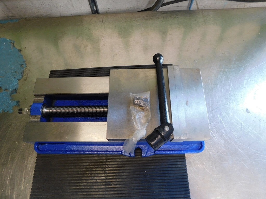 VALUE COLLECTION Machine Vise: 8" Jaw Width 8" Jaw Opening Horizontal 428-7280