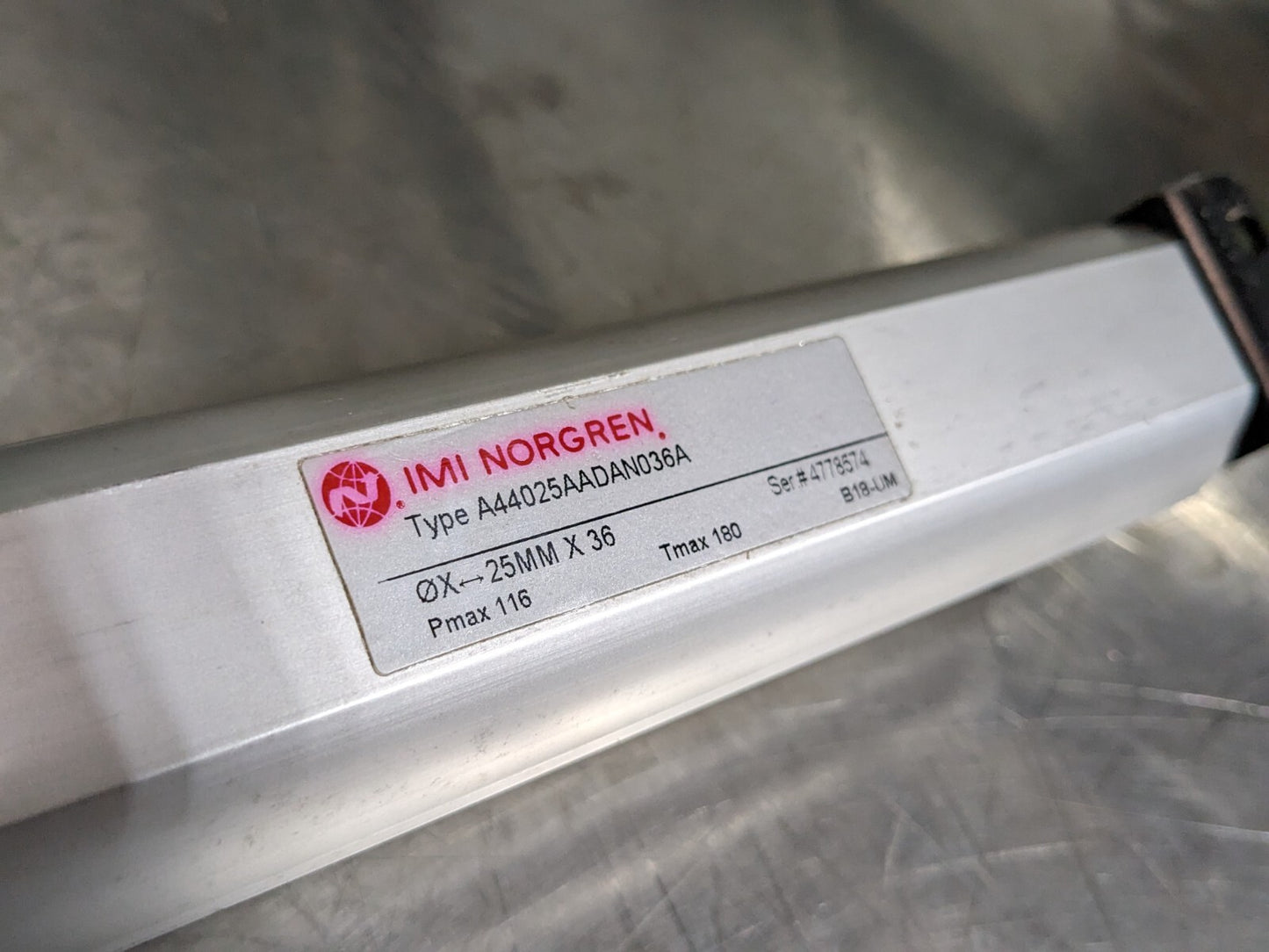 Norgren Double Acting Rodless Slide Air Cylinder 1" Bore 36" Stroke PA