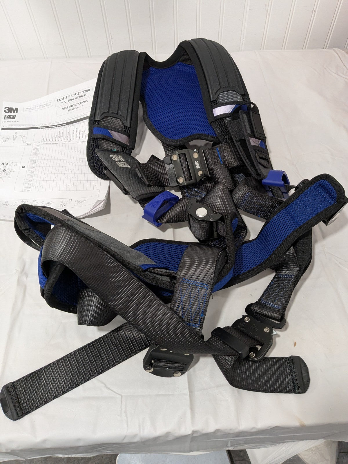 DBI-SALA Fall Protection Harnesses: 420 Lb, Vest Style, Size Large 7012816115