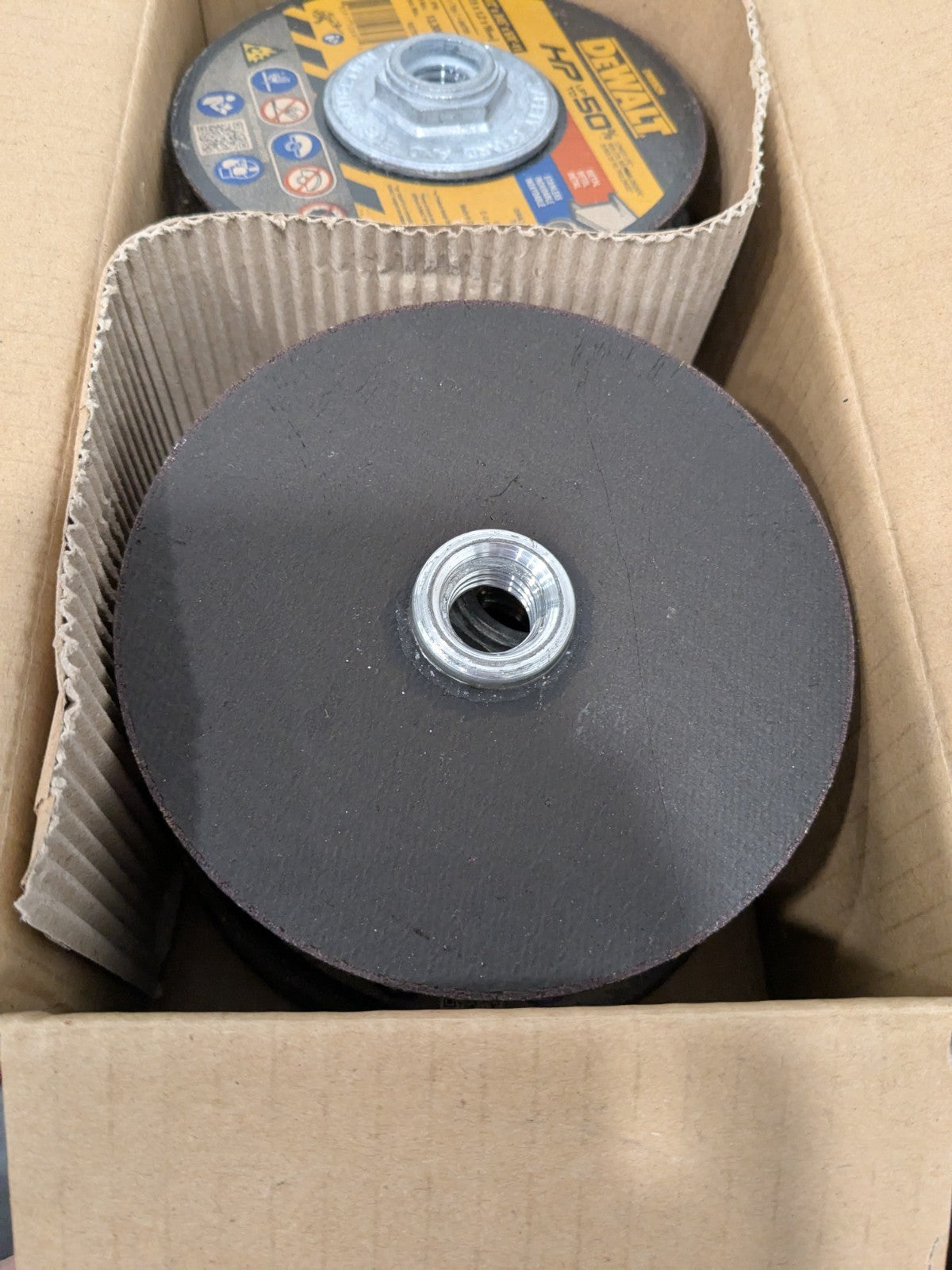 DEWALT Cutoff Wheel 4-1/2" Dia, 0.0450" Thick, 5/8" Hole Box of 1