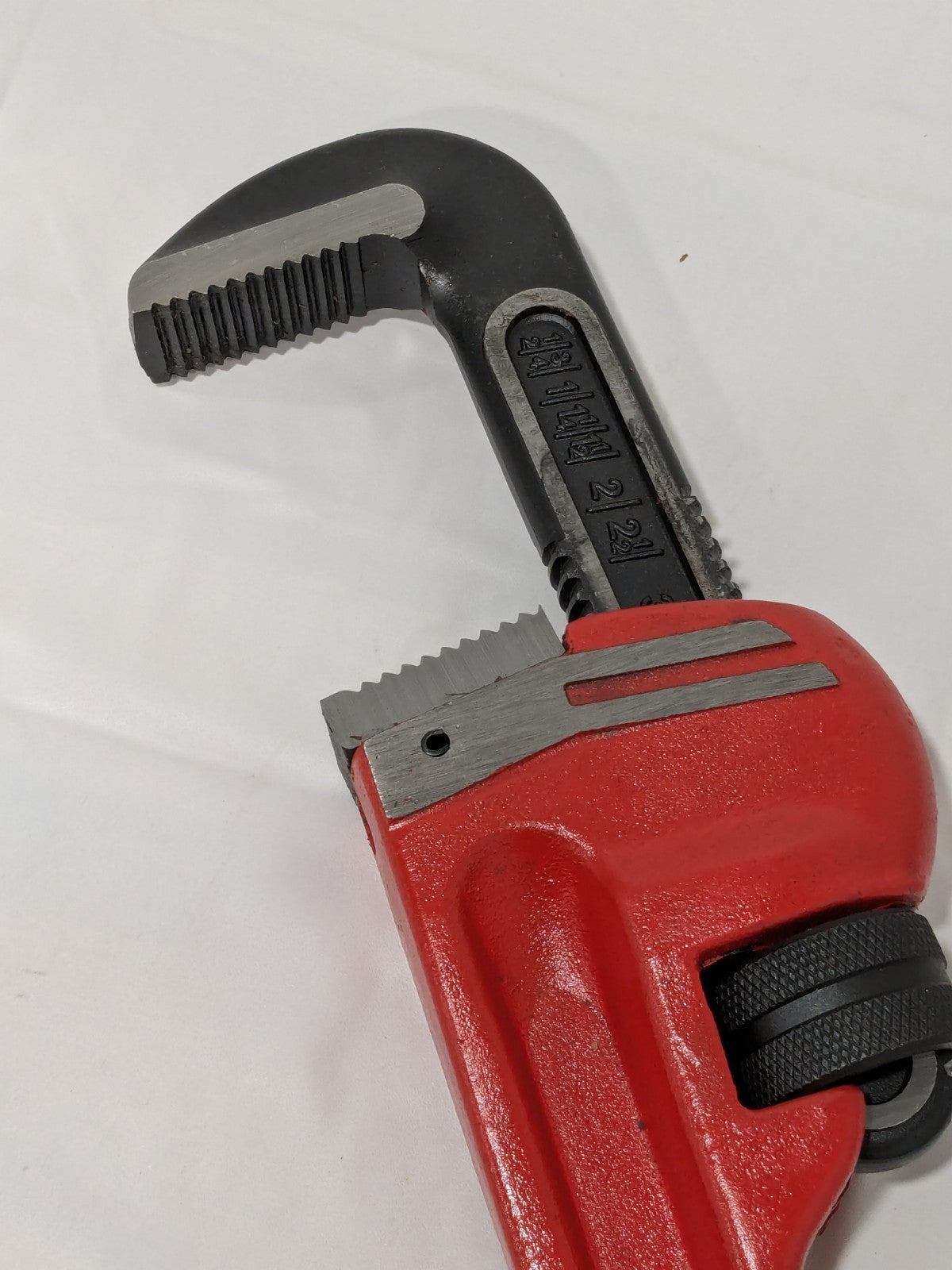 PRO-SOURCE Straight Pipe Wrench: 3" Max, 24" OAL, Cast Iron TD0509A 24
