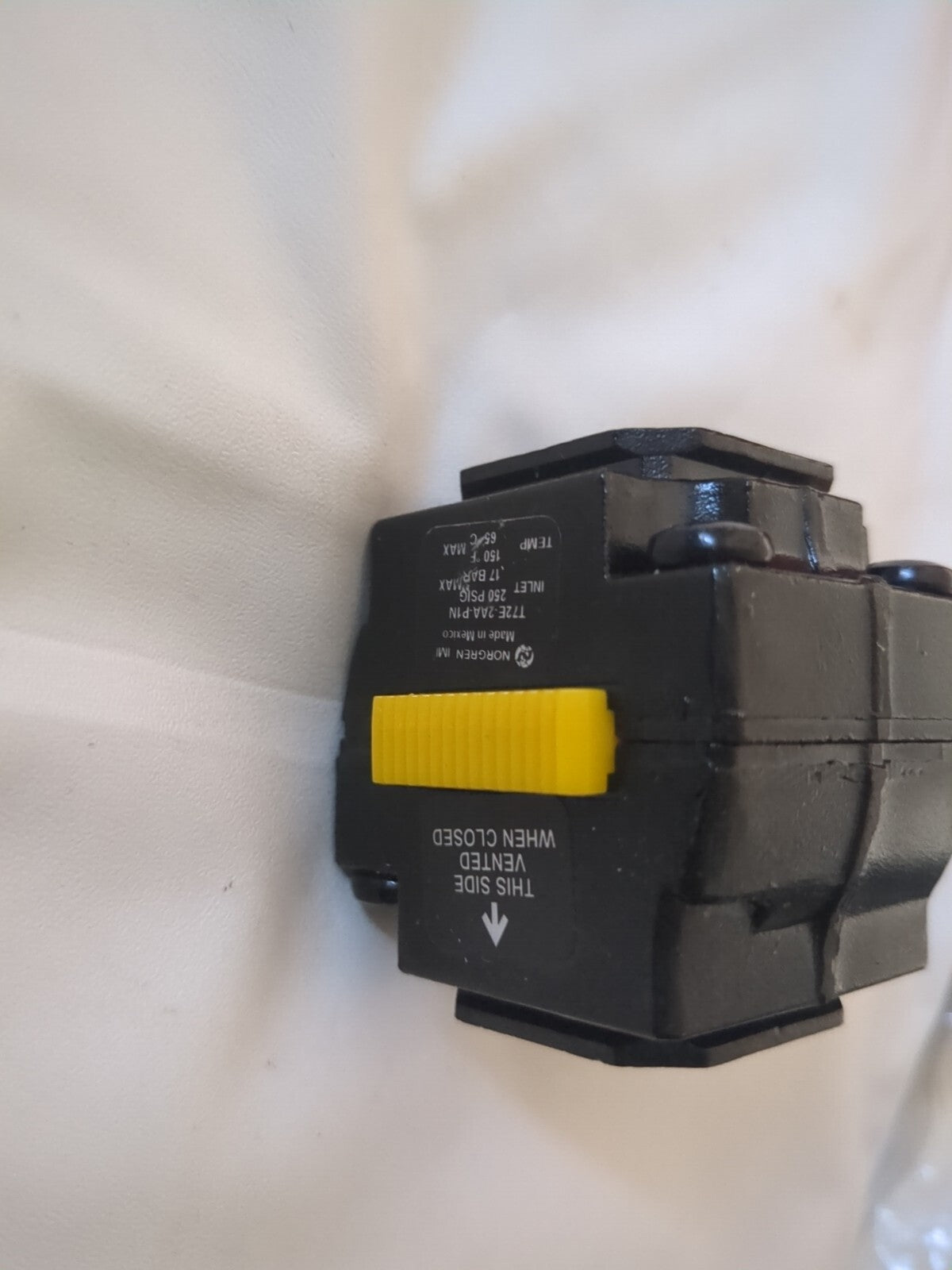Norgren Lock-Out Air Valve: Slide Actuator, 2 Position NPT Thread T72E-2AA-P1N