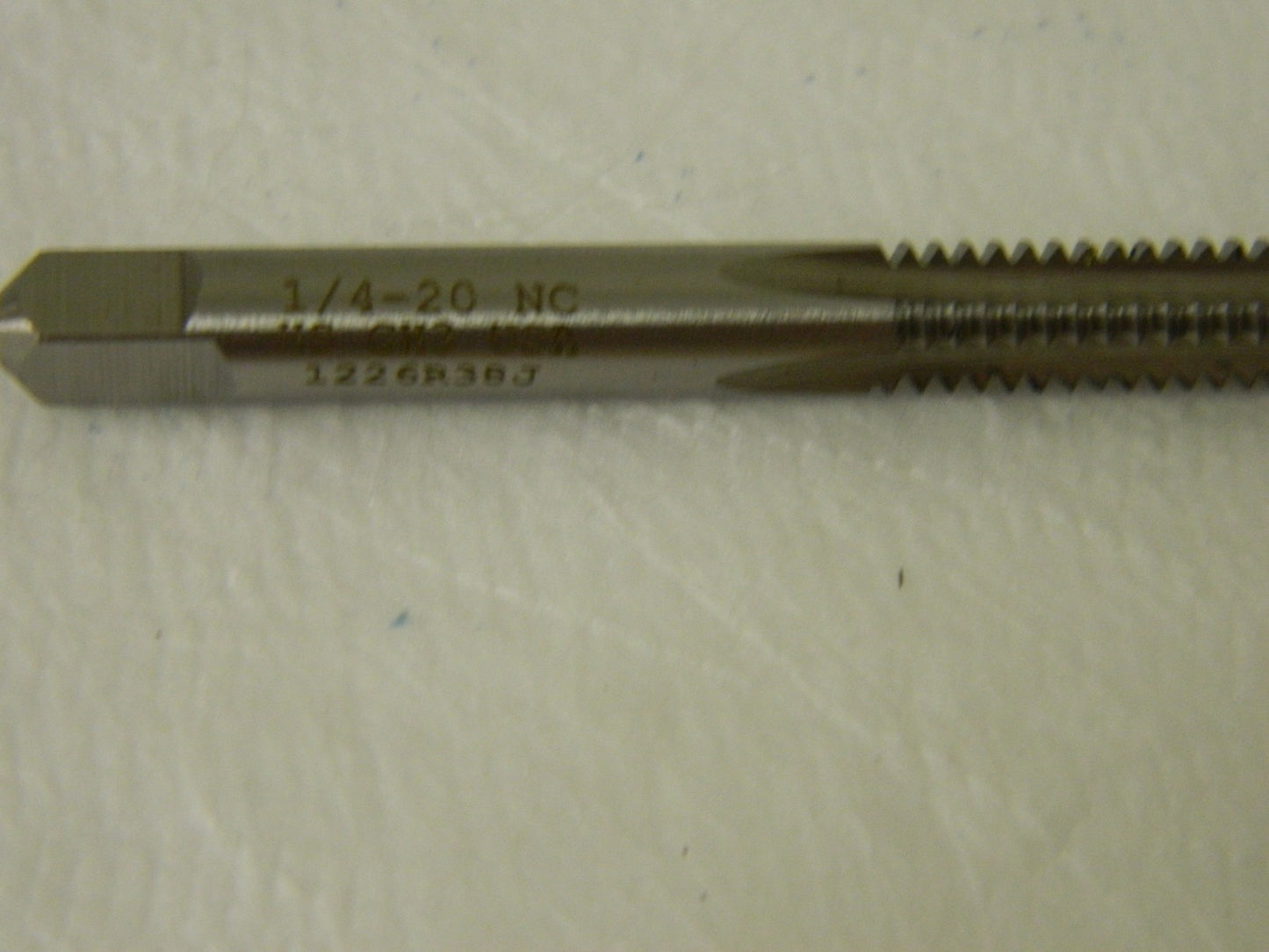 Hertel Standard Hand Taps 8"-36 H2 4FL HSS Straight Flute Qty. 12 2383834