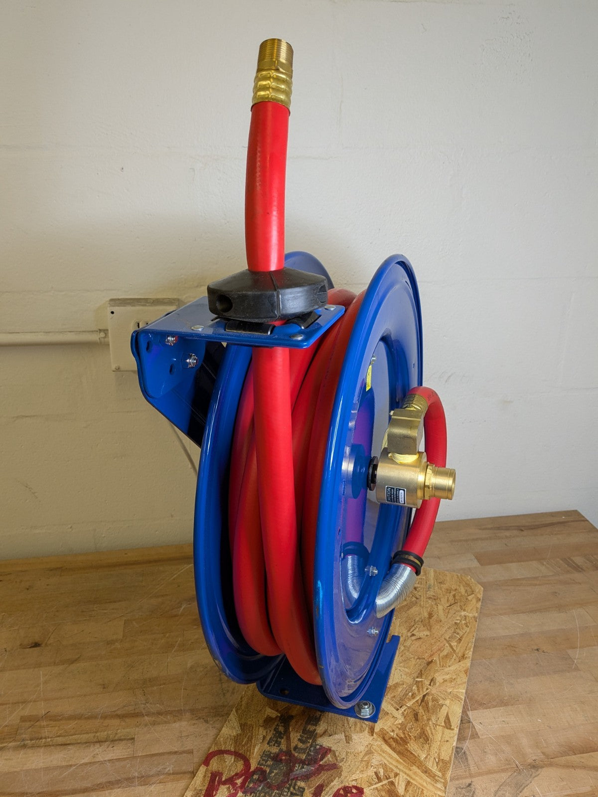 CoxReels Spring Retractable Hose Reel 25 Ft. x 3/4 In. 300 PSI Max. EZ-SH-525