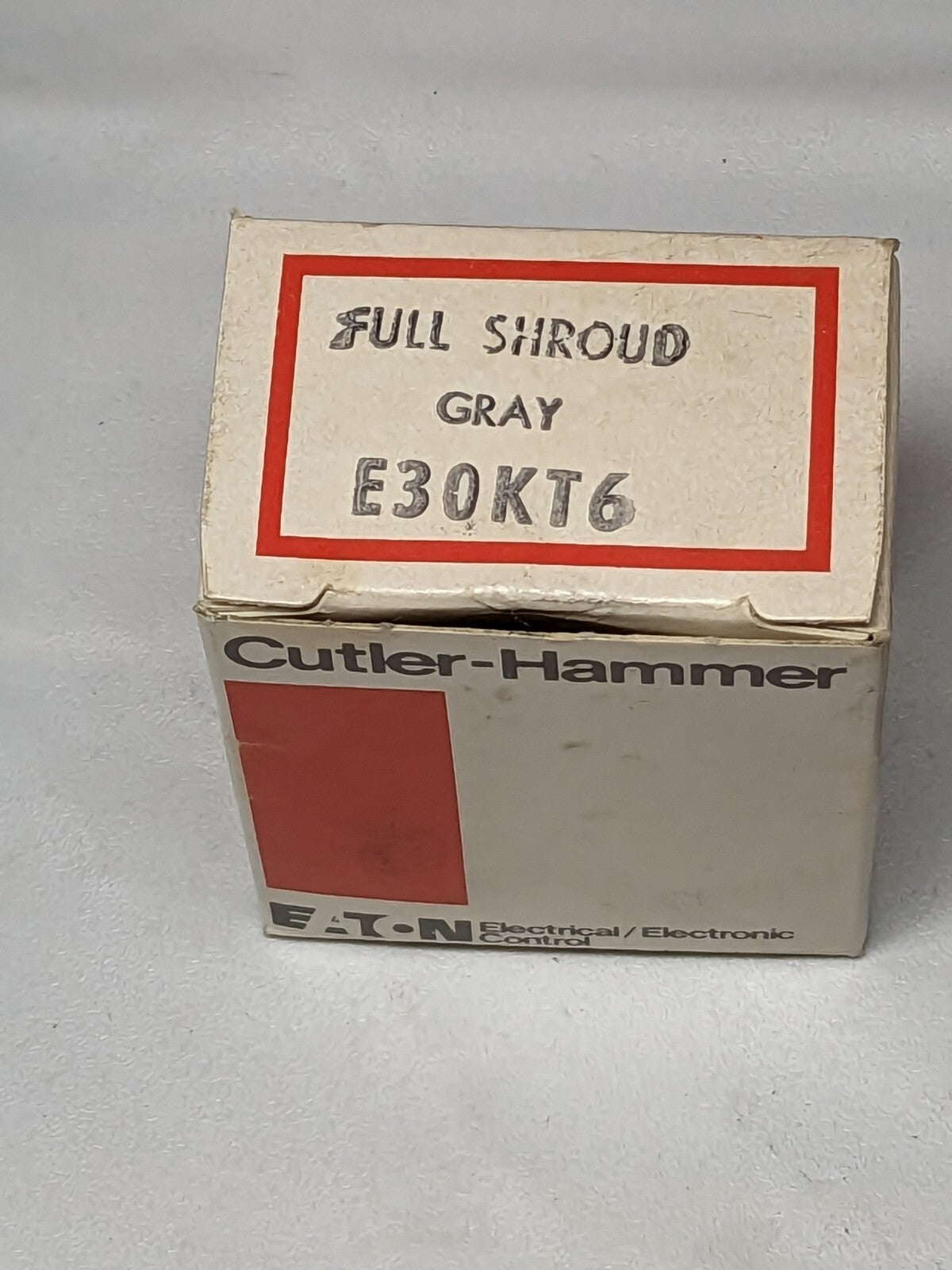 CUTLER-HAMMER FULL SHROUD GRAY SER A1 FOR SQUARE-BASE PUSHBUTTONS E30KT6
