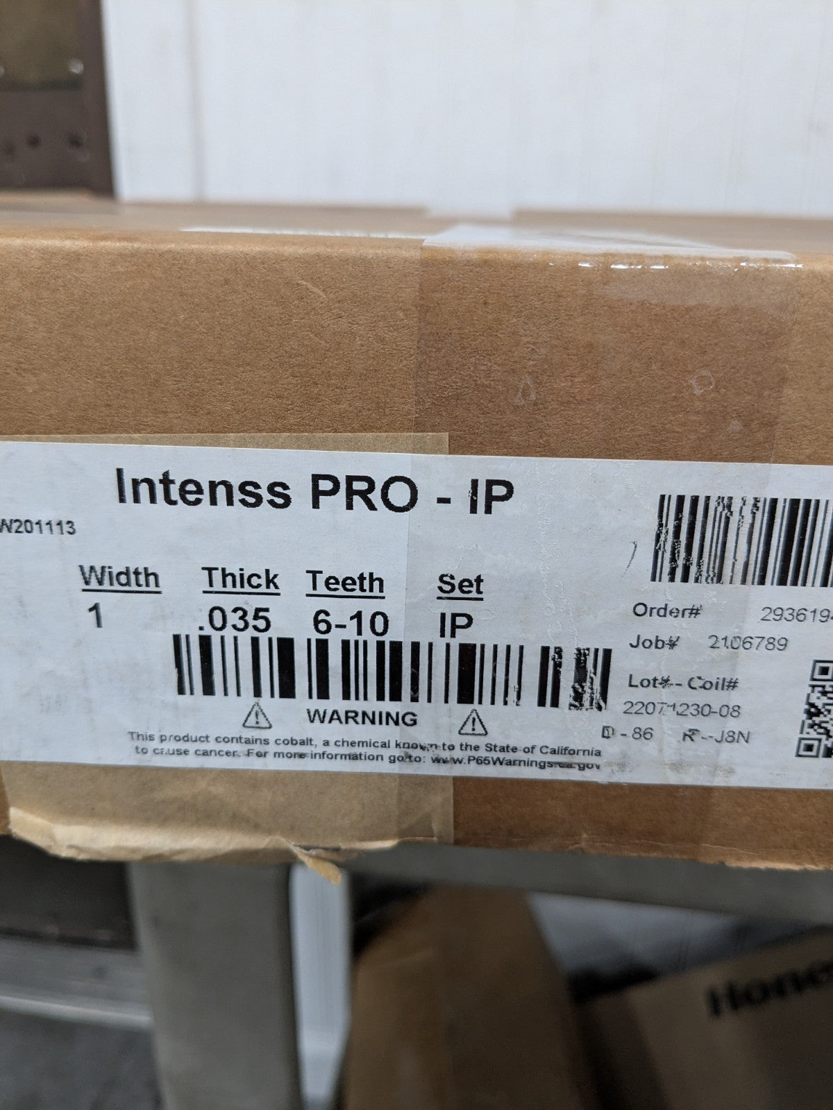 Starrett Welded Bandsaw Blade: 12' Long x 1" Wide x 6 to 10 TPI 13108