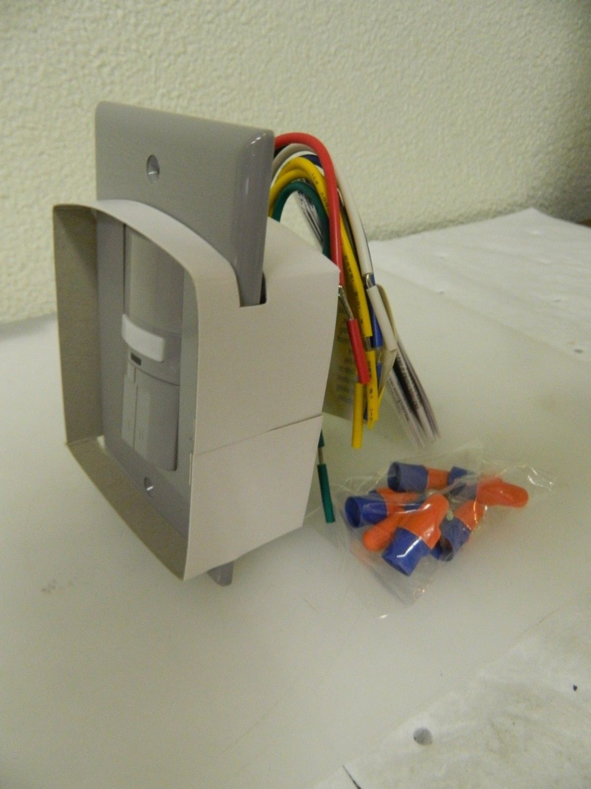 Cooper Wiring Infrared Vacancy Sensor Dual Switch 1,000 Sq. Ft. Cover VS310R-GY