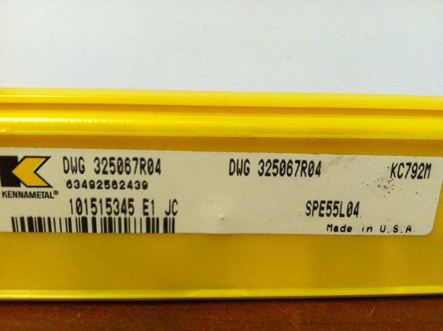 Kennametal Carbide Inserts DWG325067R04 Grade-KC792M Box of 5 USA