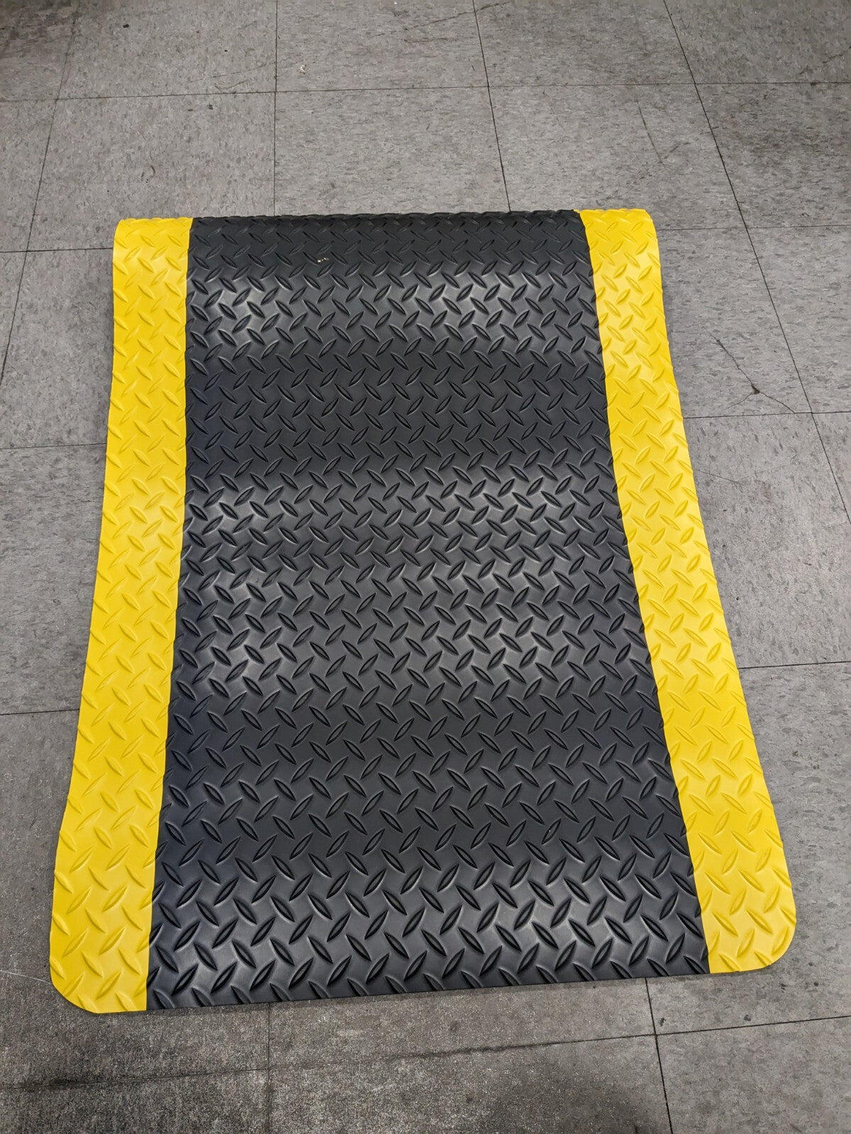 PRO-SAFE Anti-Fatigue Mat: 3' Long, 2' Wide, 9/16 Thick 3906709032X3