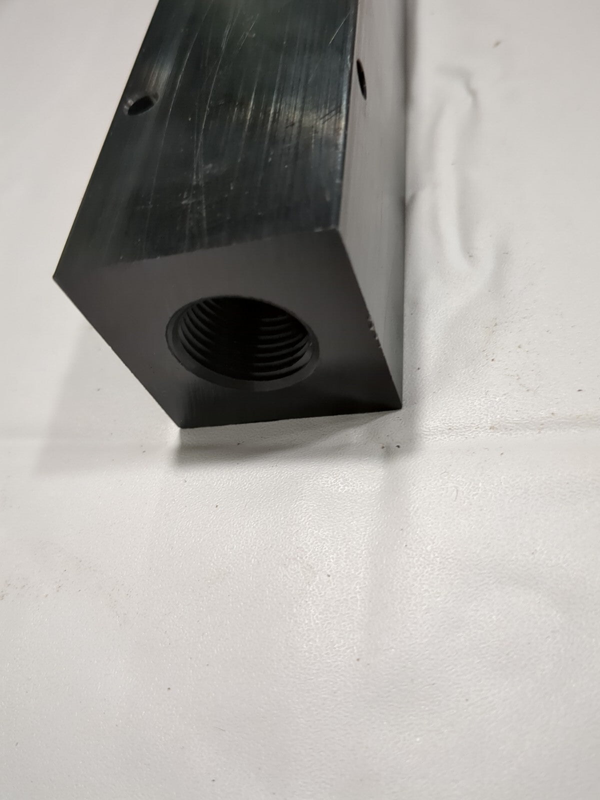 Manifold: 1/2" Inlet, 3/8" Outlet, 2 Inlet Ports, 7 Outlet Ports PCM30