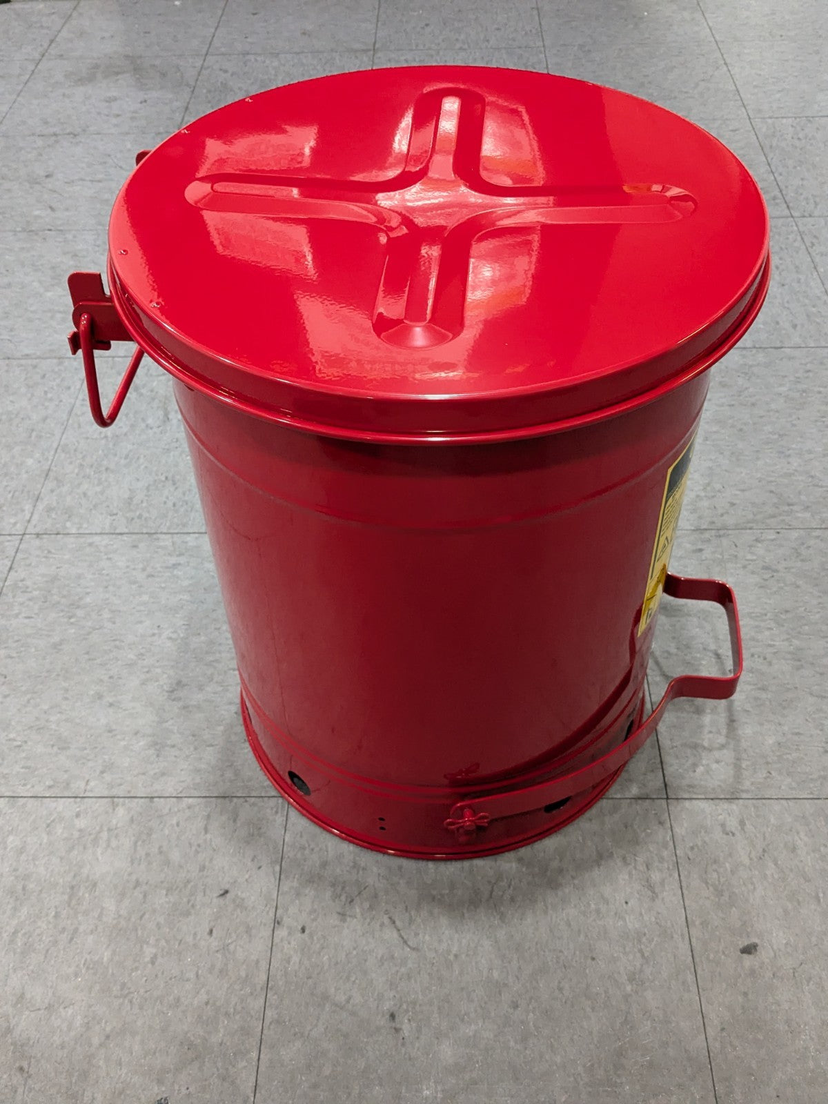 JUSTRITE Oily Waste Can: 10 gal, Steel, Foot Operated 09308