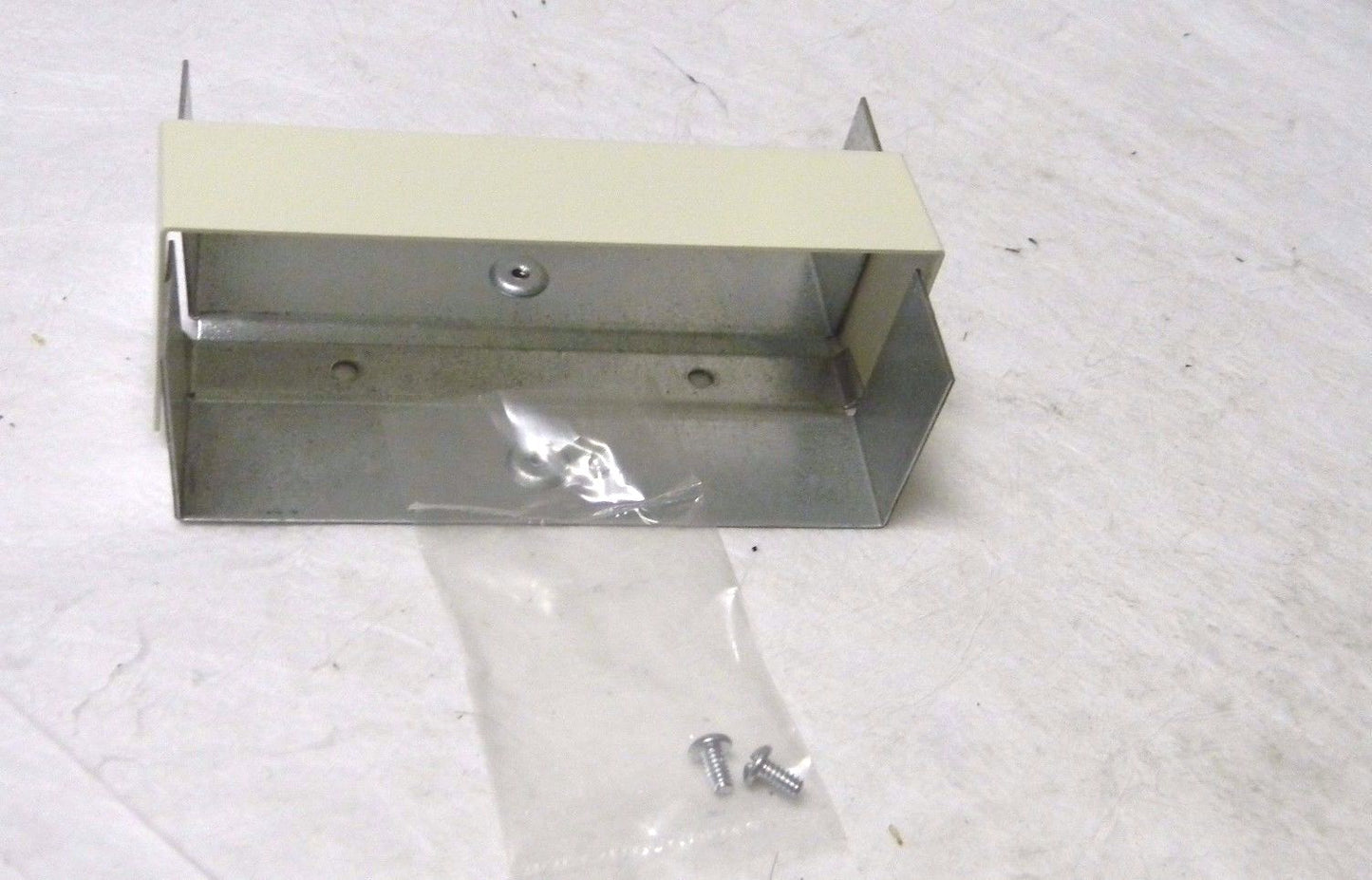 Hubbell 5.02" x 2.79" Ivory Rectangular Raceway Fittings Qty 3 HBL4750TFIV