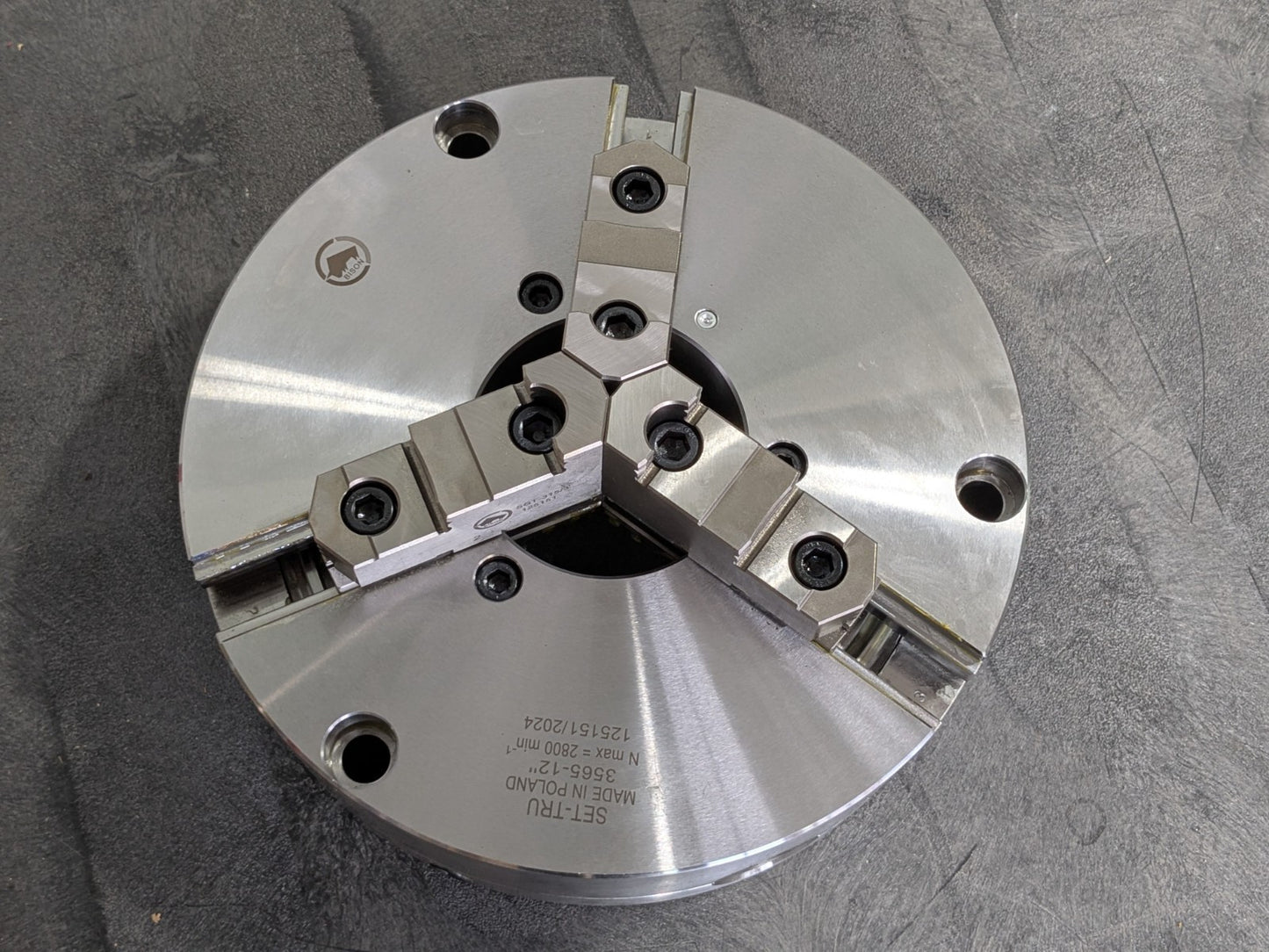 Bison Manual Lathe Chuck 3-Jaw Self Centering 12" Diameter Plain Back 7-866