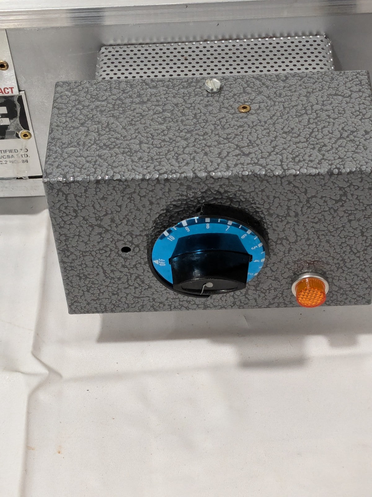 WAAGE Hot Plate 12" Long x 12 Wide x 6" High, 115 Volt 1212-5-1 DAMAGED KNOB