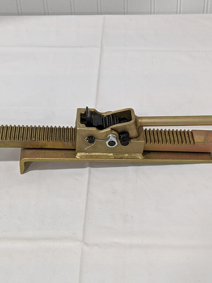 Flooring Jack Professional Hardwood Flooring Jack and Positioning Tool for Wood