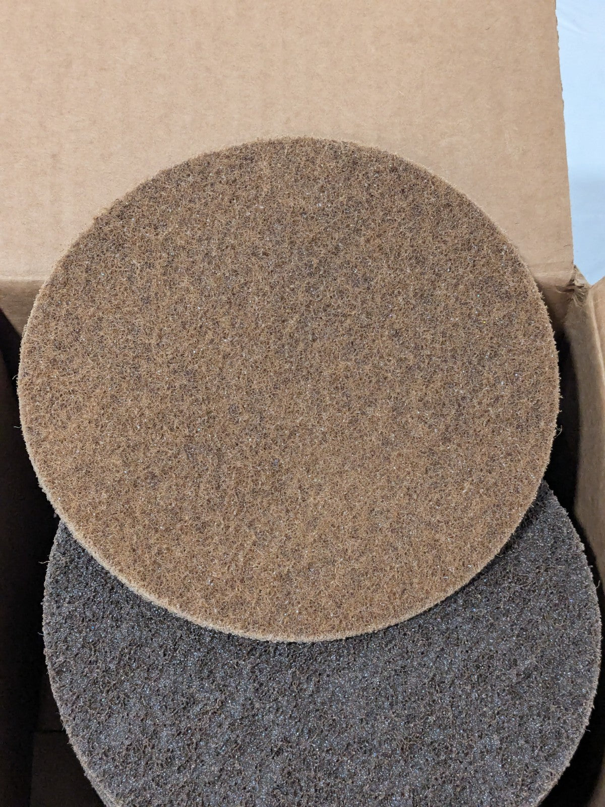 MERIT Hook & Loop Disc 7" Dia NonWoven Aluminum Oxide Qty 25 117597321