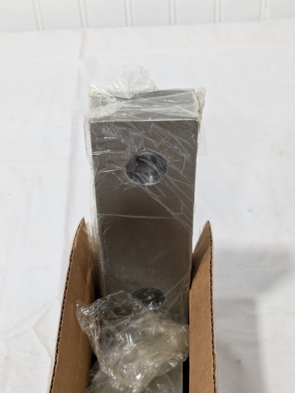 GIBRALTAR Vise Jaw: 6.125″ Wide, 2″ High, 1″ Thick, Flat 1 Pair 428-1066