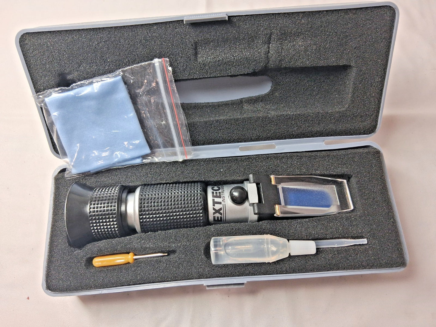 Extech Antifreeze and Battery with Auto Temp Compensation Refractometer RF40