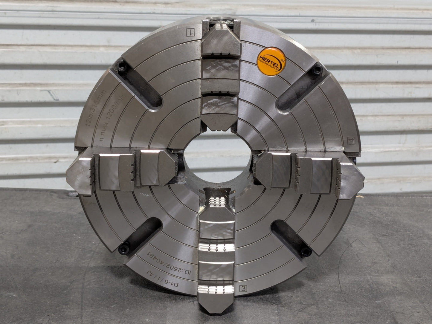 Hertel Manual Independent 4-Jaw Lathe Chuck 12" Diameter D1-6 Mount 1-322-1206